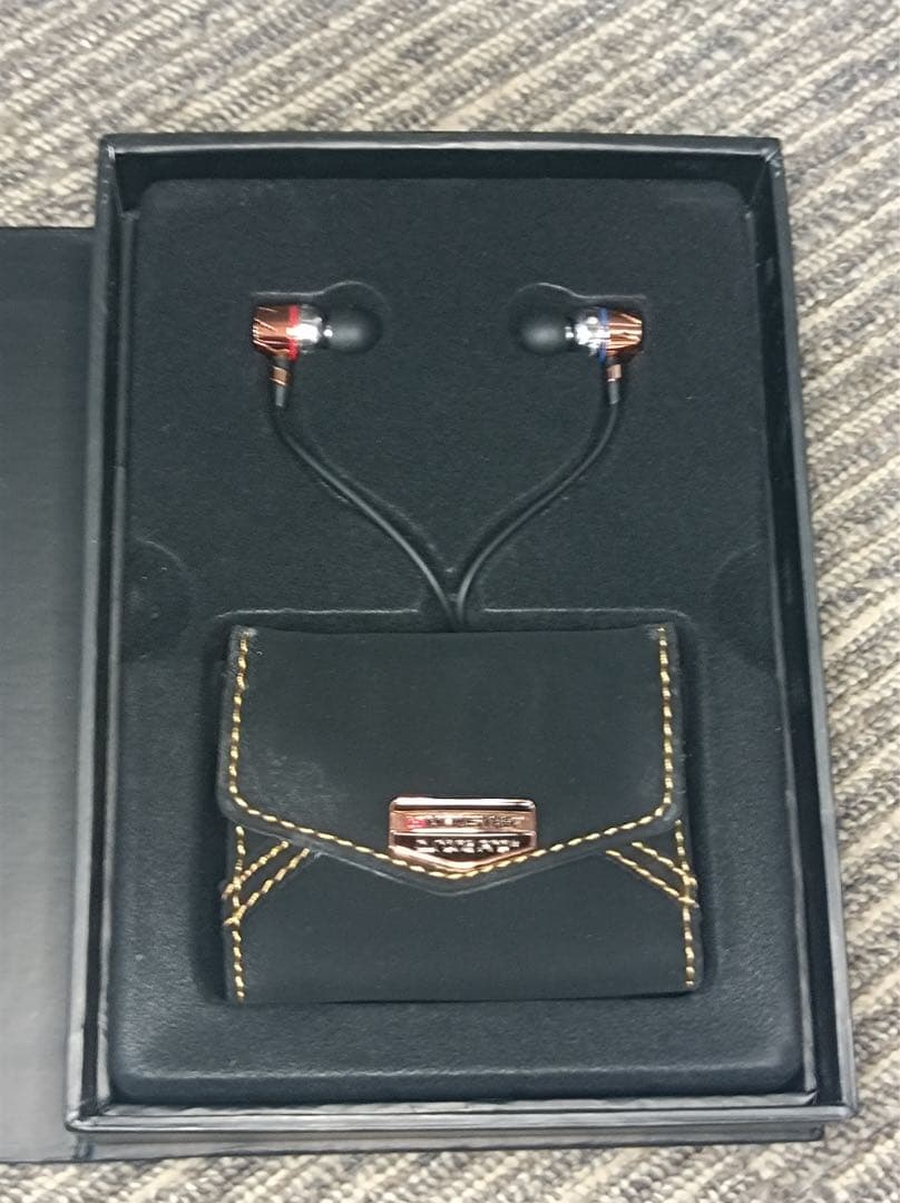 八6036【未使用品】MONSTER イヤホン　turbine pro