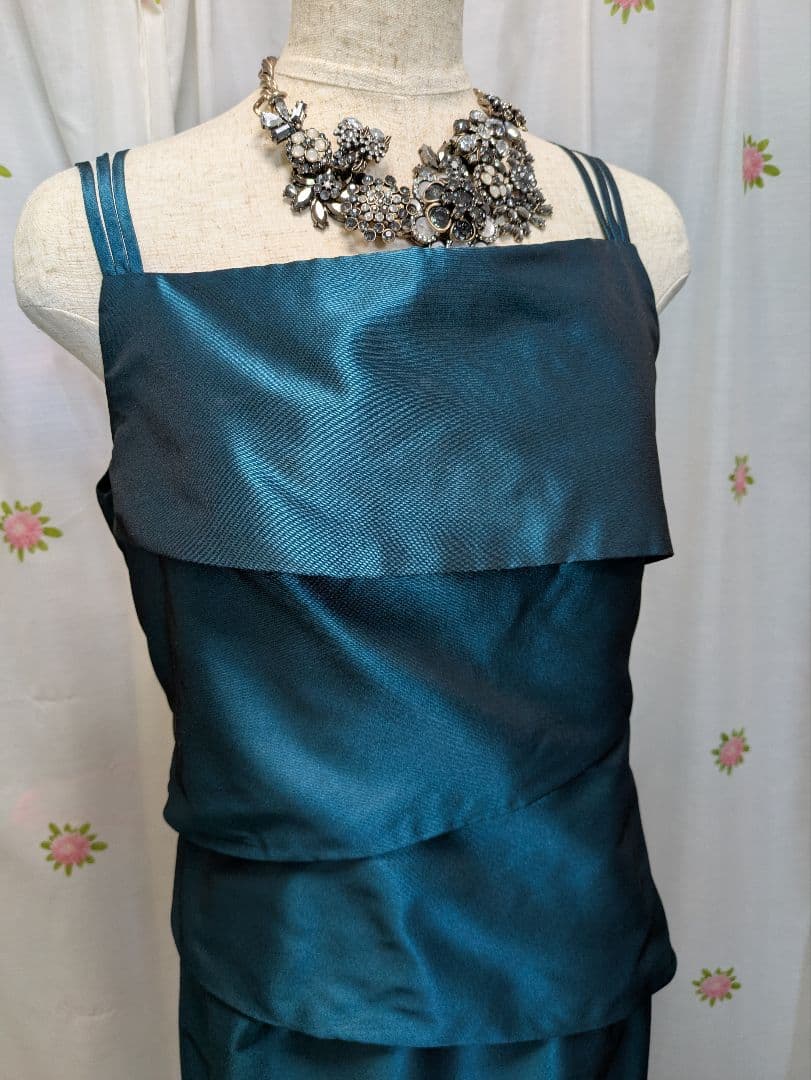 マリコ　コウガ✨青緑色✨フリル３段✨光沢タフタ✨ロングドレス