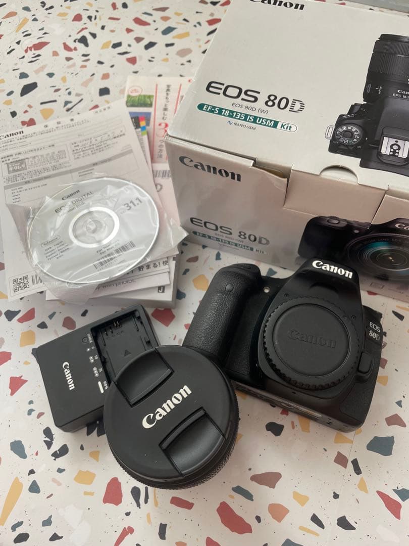 【箱付き】Canon EOS 80D デジタル一眼レフ