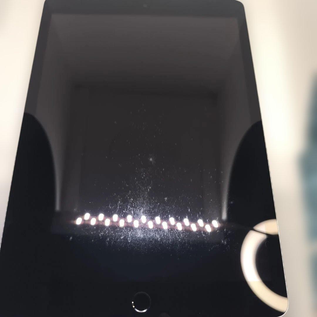 iPad 第9世代 Wi-Fi+Cellular 64GB 90％