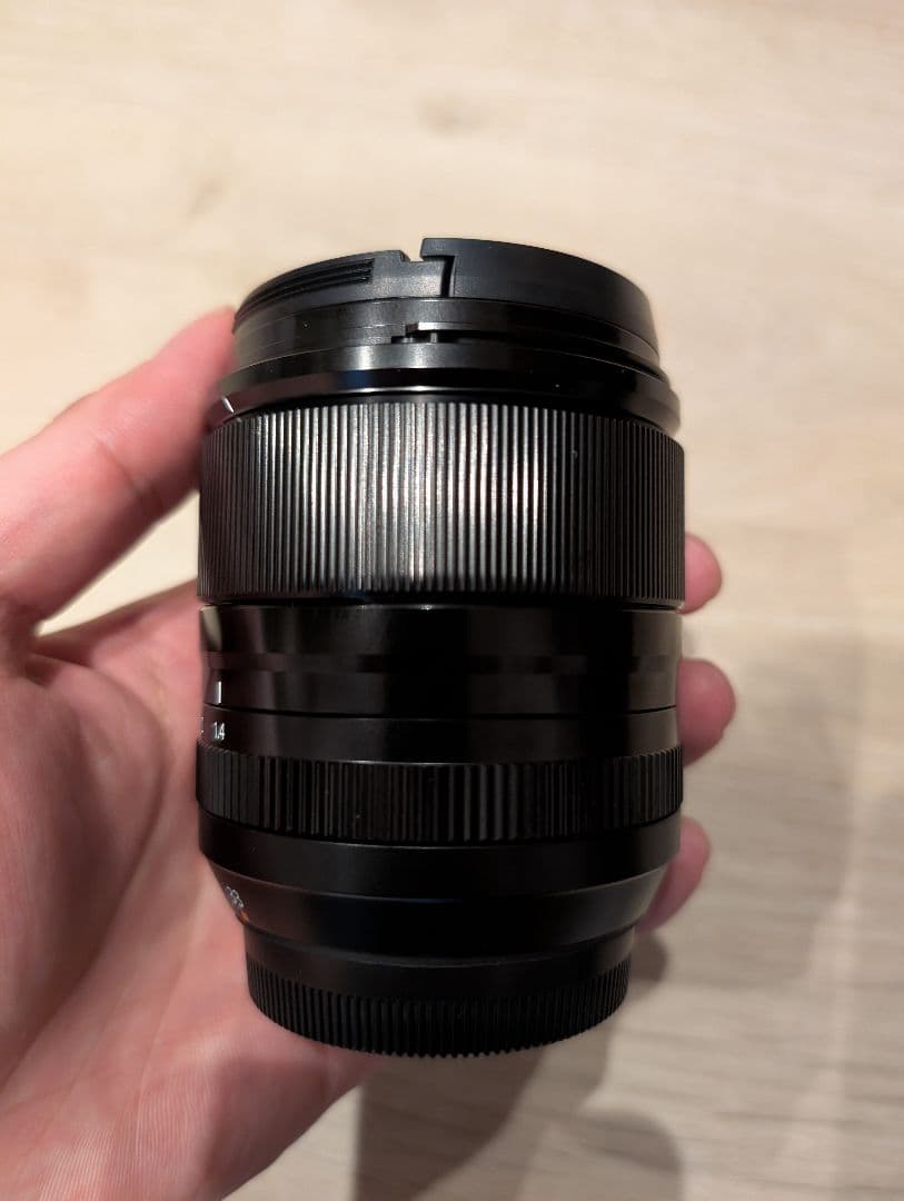FUJIFILM XF33mmF1.4 R LM WR 純正フード付き
