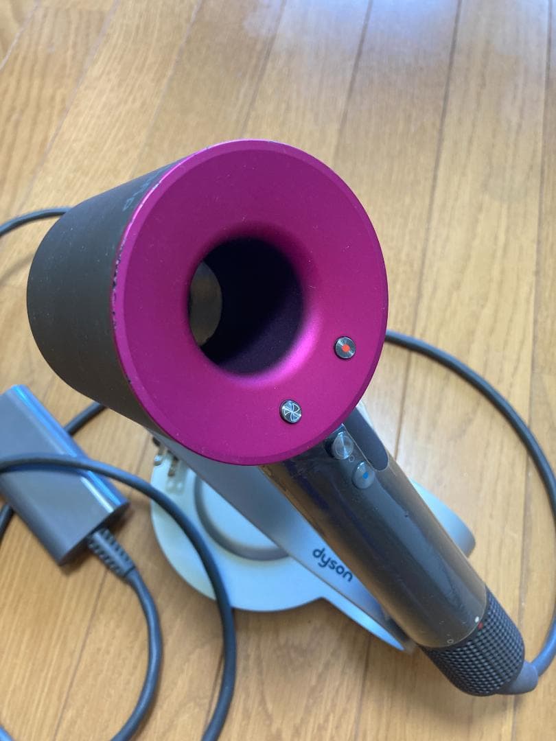 ダイソン　ドライヤー HD01 ＆ スタンド【アタッチメント付き】