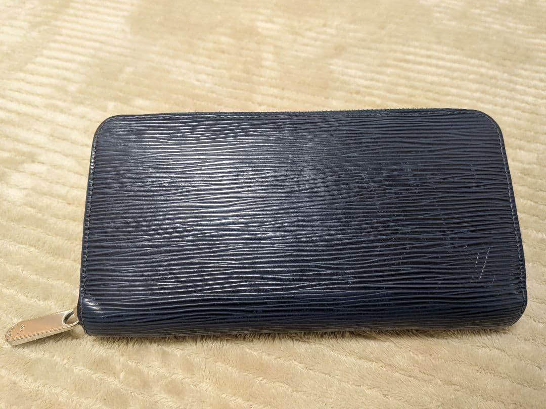 ルイヴィトン 長財布 エピ ジッピーウォレット ラウンドファスナー