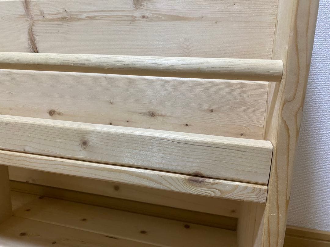 絵本棚　モンテッソーリ　木製