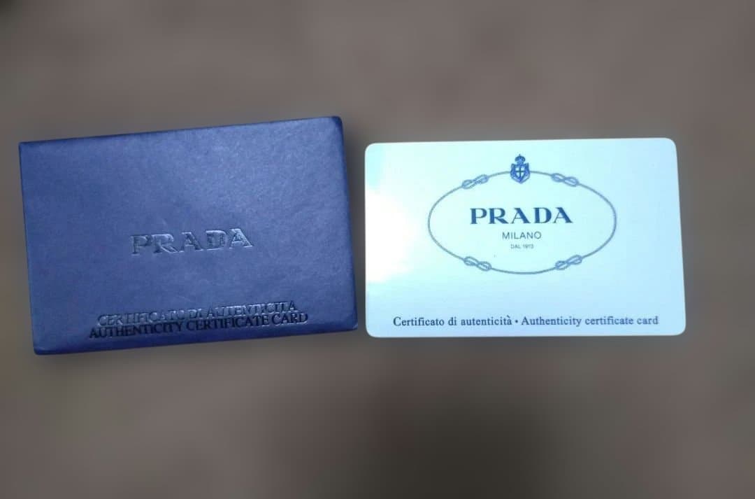 PRADA　プラダ　ボディバッグ　ブラック
