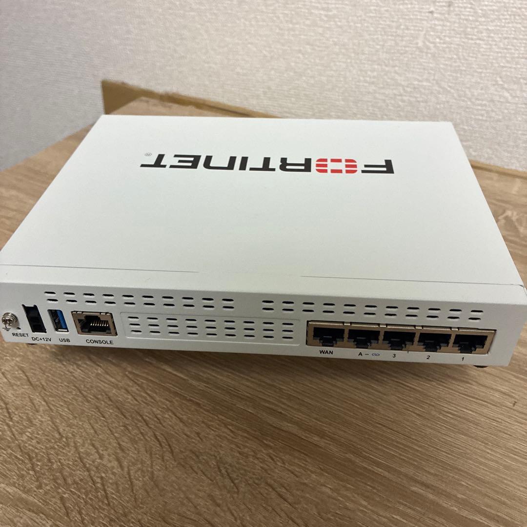 ルーター・ネットワーク機器 lic 2026/04/01 Fortinet FortiGate 40F