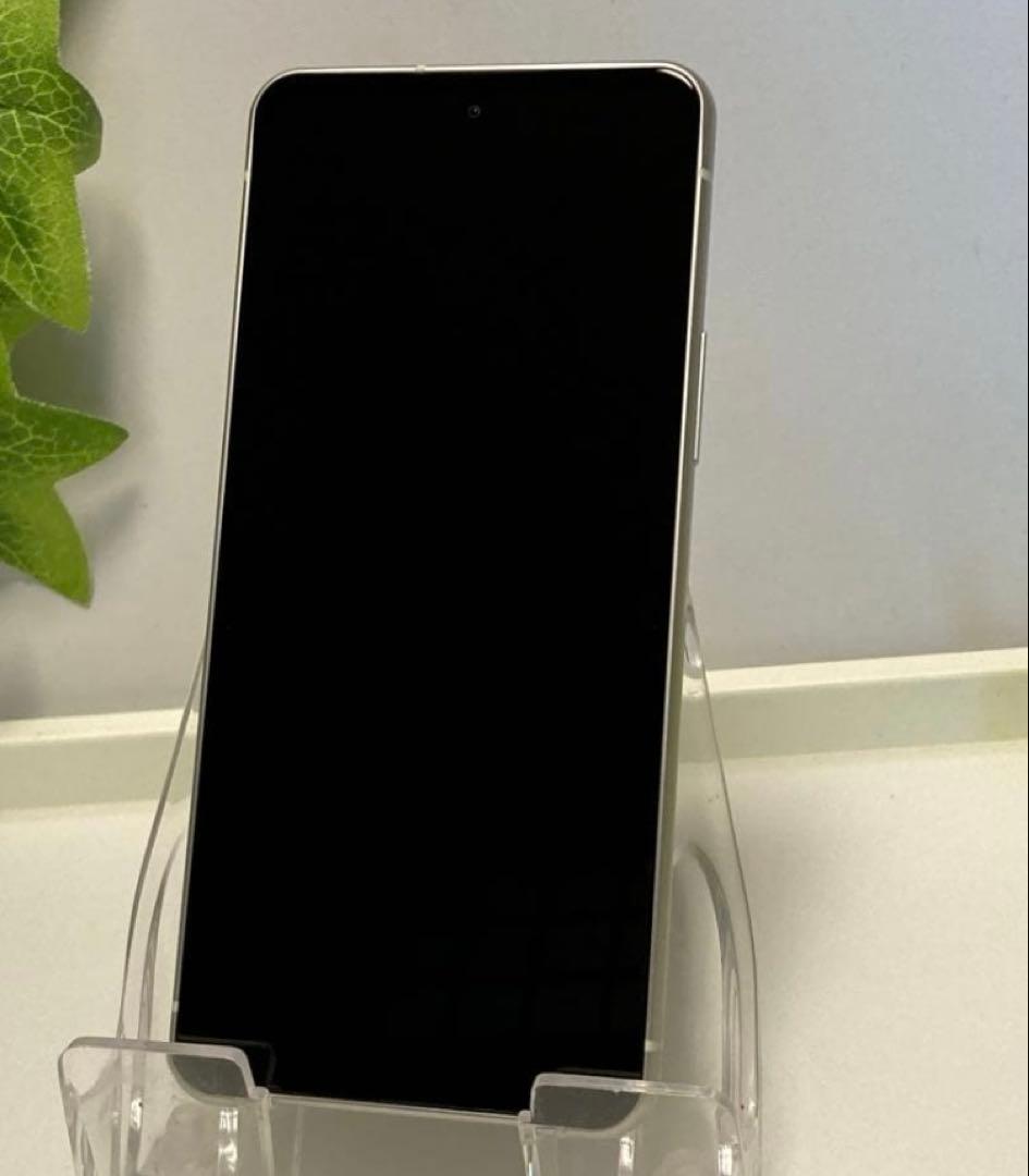 ドコモ SIMフリー ARROWS N F-51Cスマホ本体 ホワイト⭐️