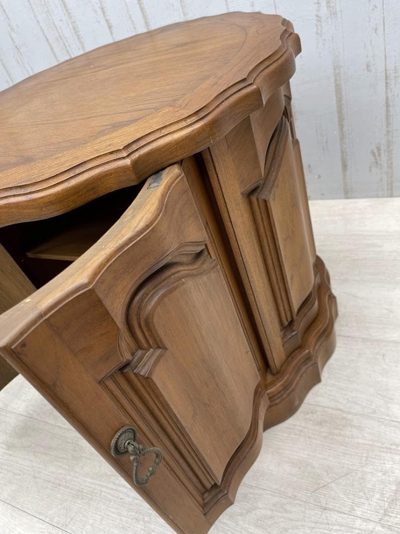 ドラムテーブル キャビネット 観音開き イギリス アンティーク調 サイドテーブル