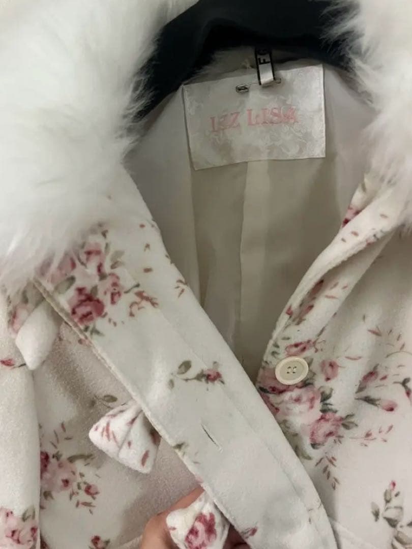 【美品】LIZLISA Aラインコート　花柄ファー襟 free size