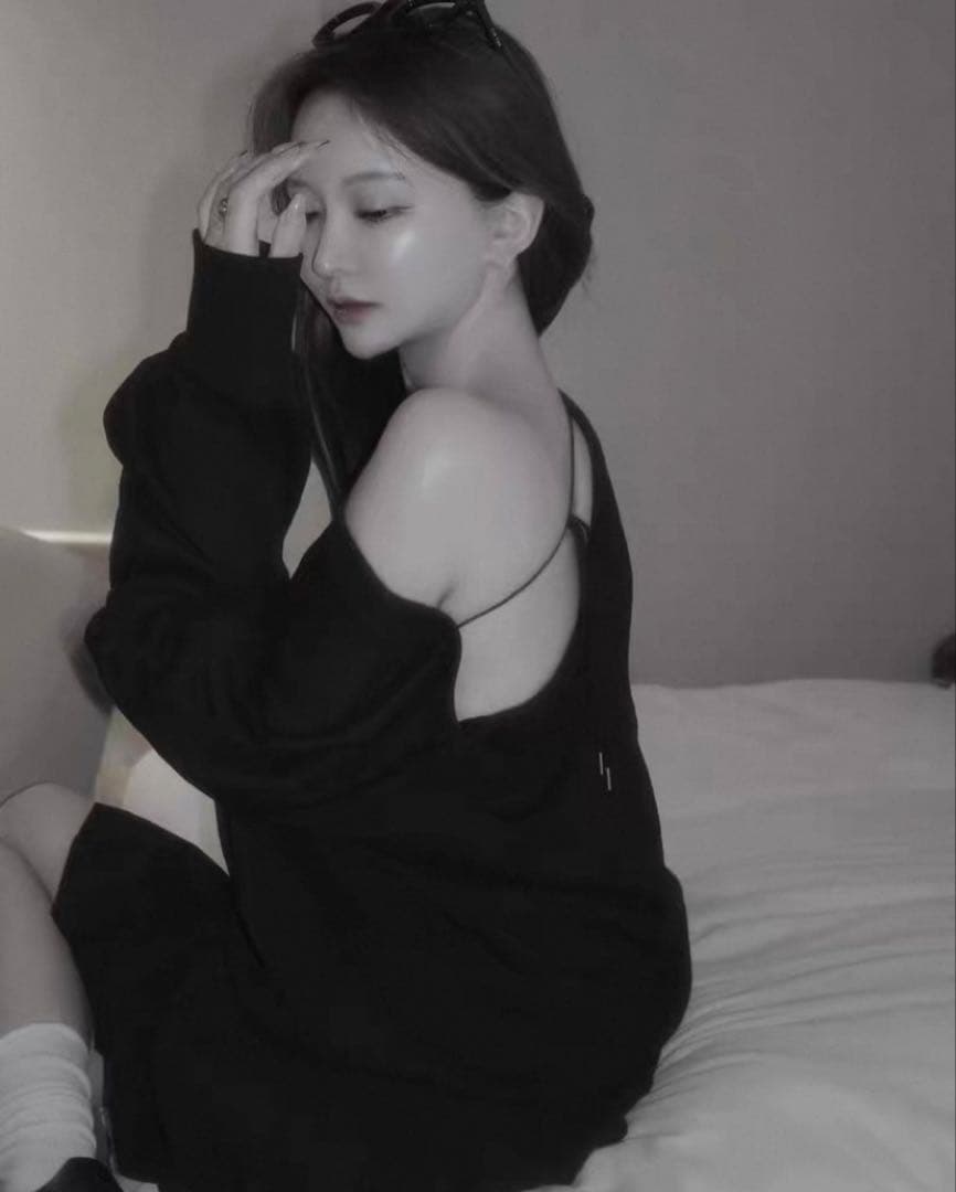 THE TOÉ ／Opern Off-shoulder Sweat スウェットS