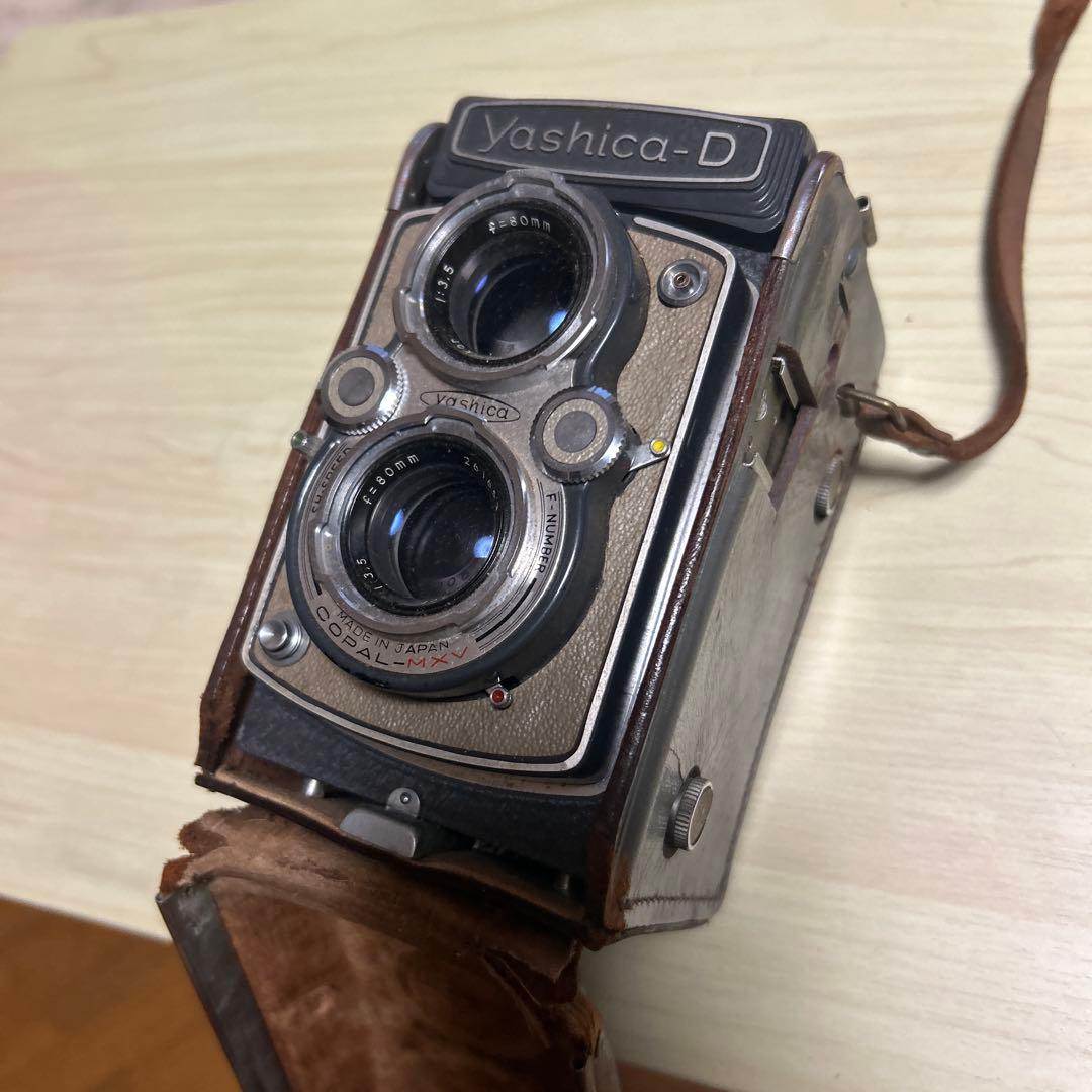 Yashica-D 二眼レフカメラ ストラップ付き
