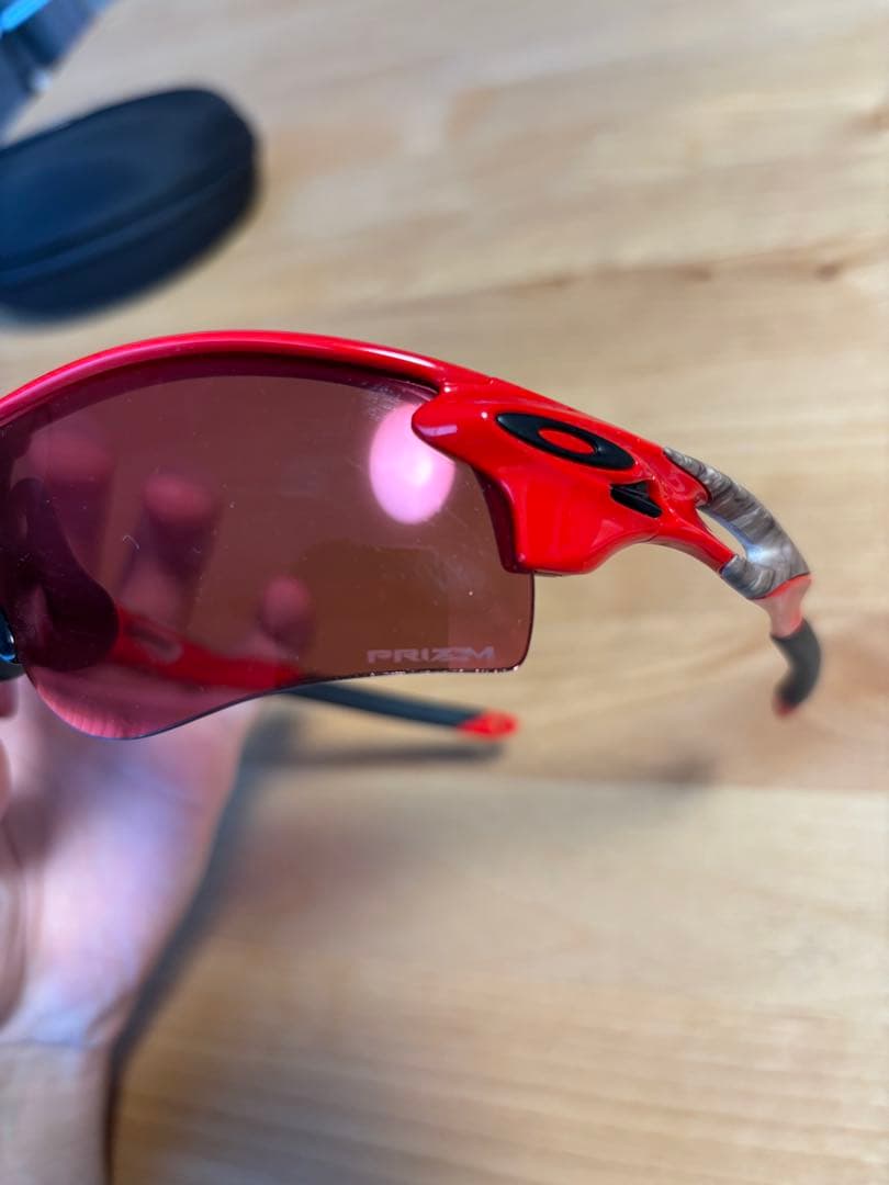 Oakley サングラス レッドオレンジ ケース付き