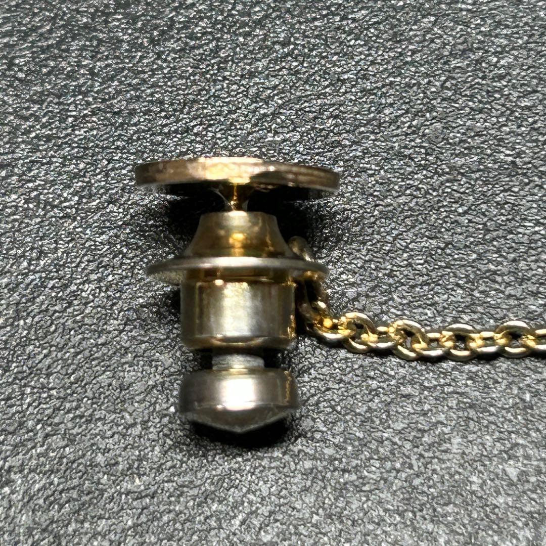 美品18金製　菊紋デザイン　ゴールド　タイタックピン・ネクタイピン・ピンバッジ