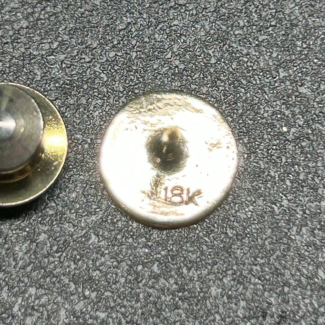 美品18金製　菊紋デザイン　ゴールド　タイタックピン・ネクタイピン・ピンバッジ