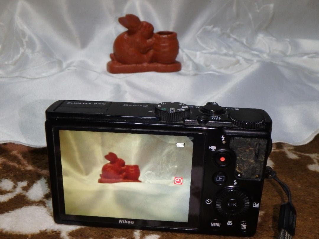 動作品 NIKON P300 COOLPIX デジタルカメラ 少し難