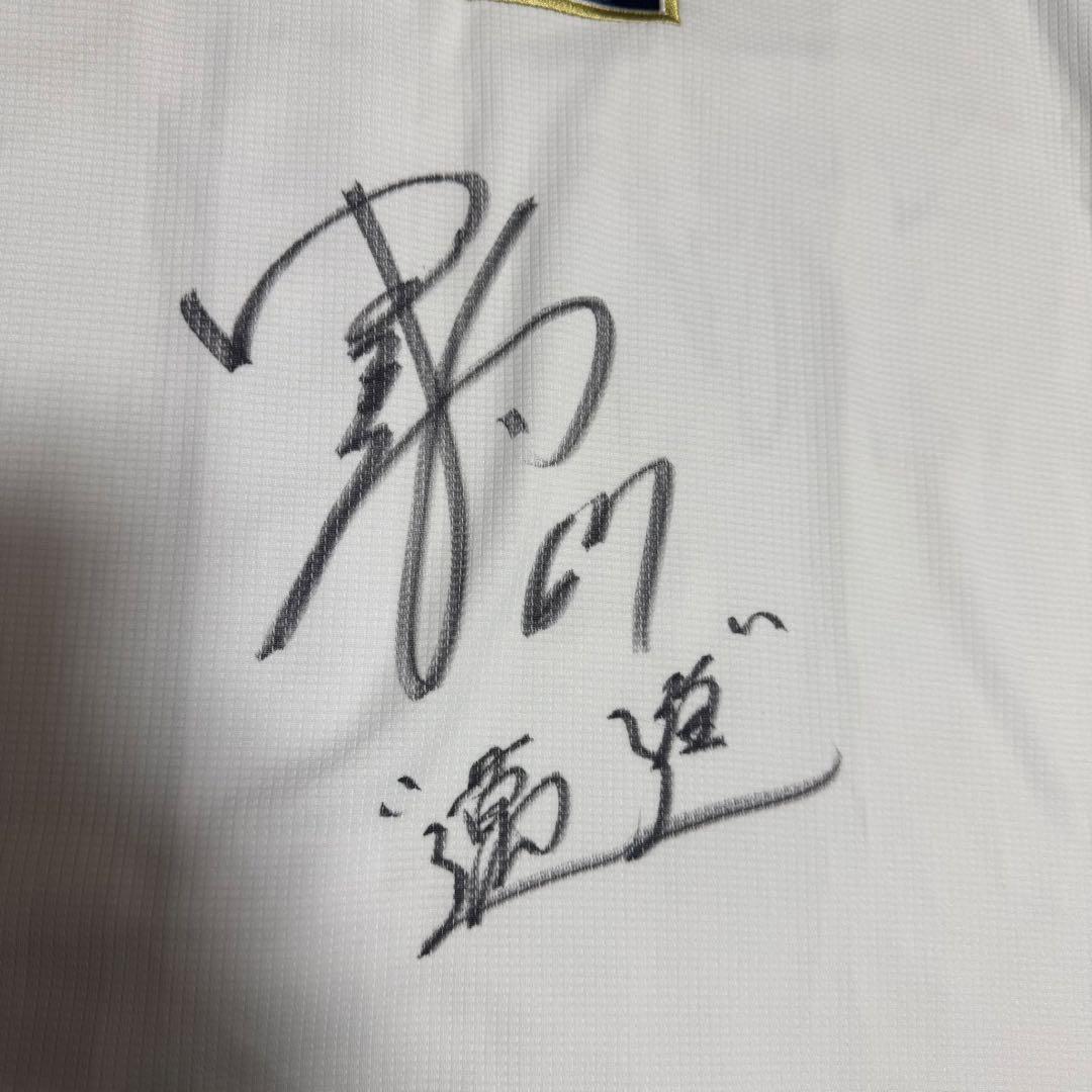 Buffaloesハイクオリティユニフォーム（ホーム）中川圭太 O サイン入り