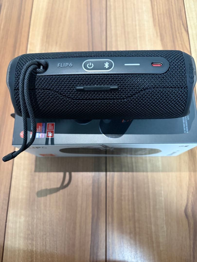 JBL FLIP6（新品未使用の充電ケーブル付き）ワイヤレススピーカー ブラック