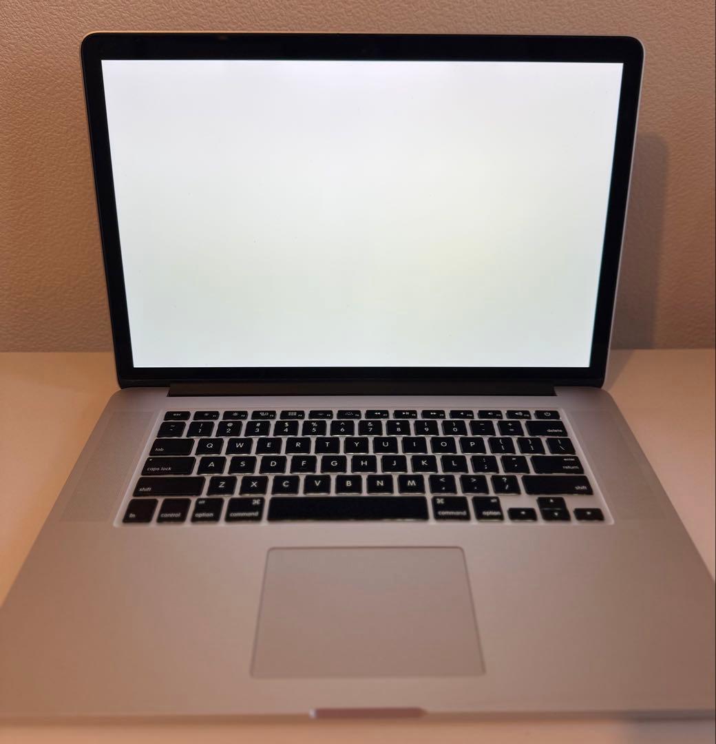 美品 Macbook Pro 2015 15インチ 今年最新mac os