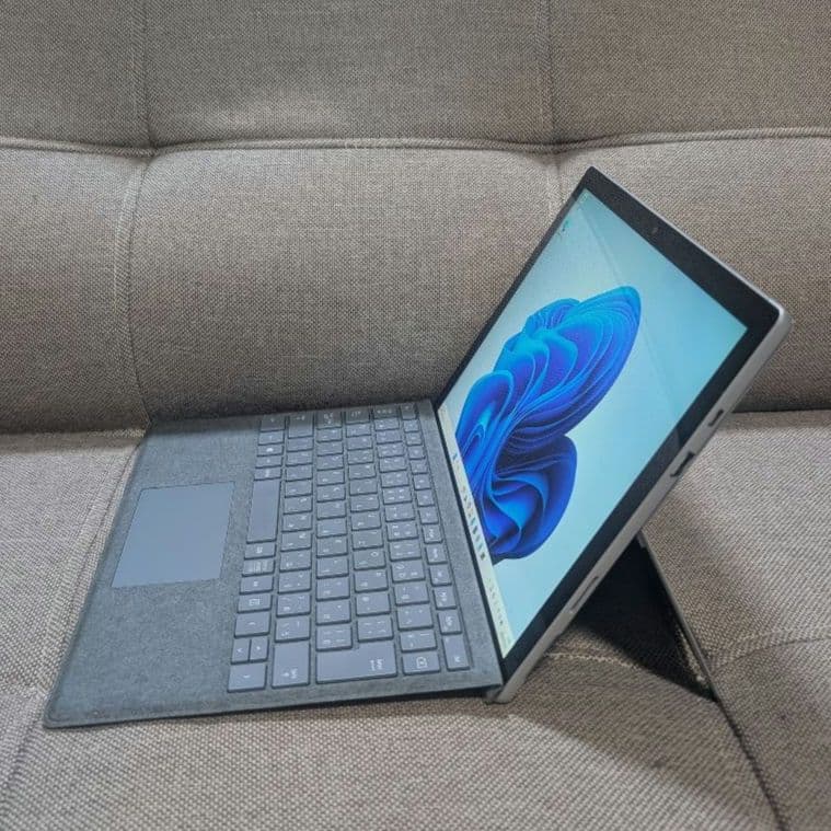 Surface Pro 7 i5 8GB 256GBタイプカバー付き ⅳ