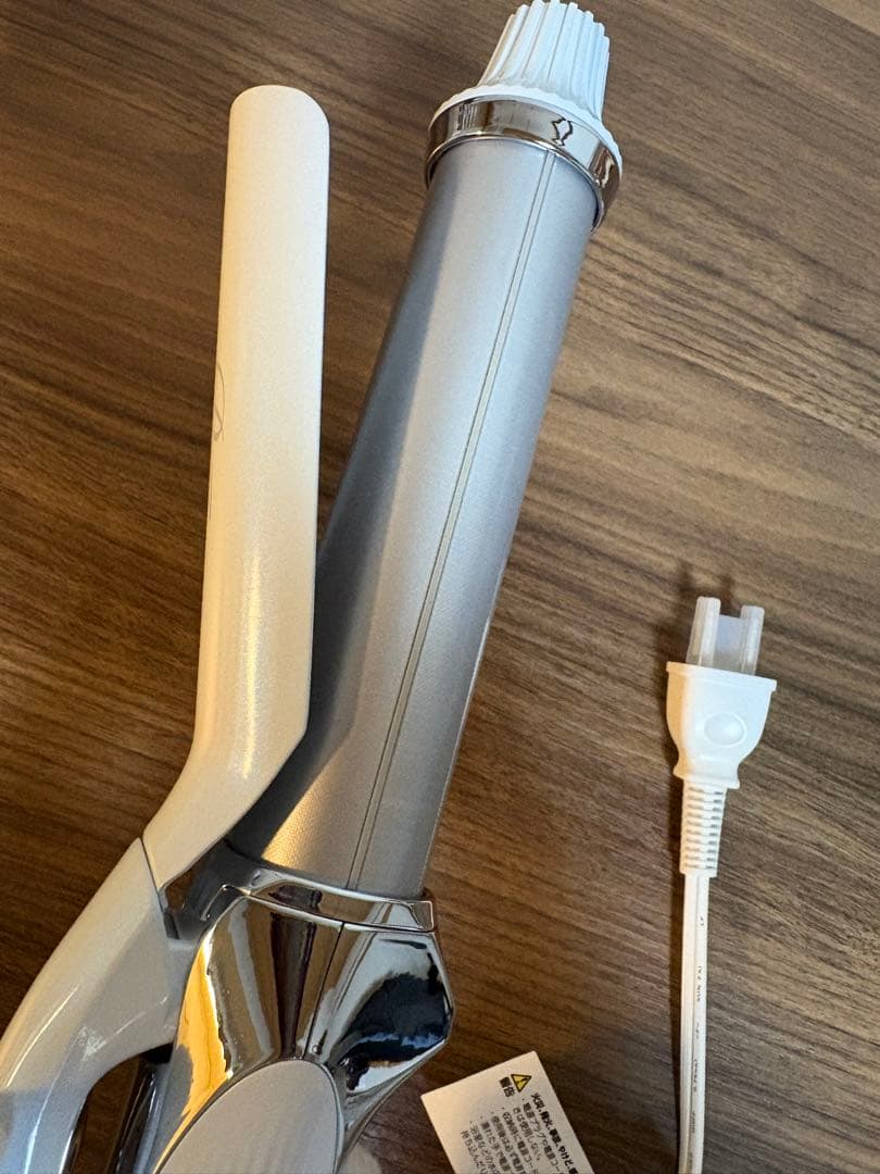 や*ー様 ♡ 美品 ♡ ReFa リファ32mm カールアイロン ♡