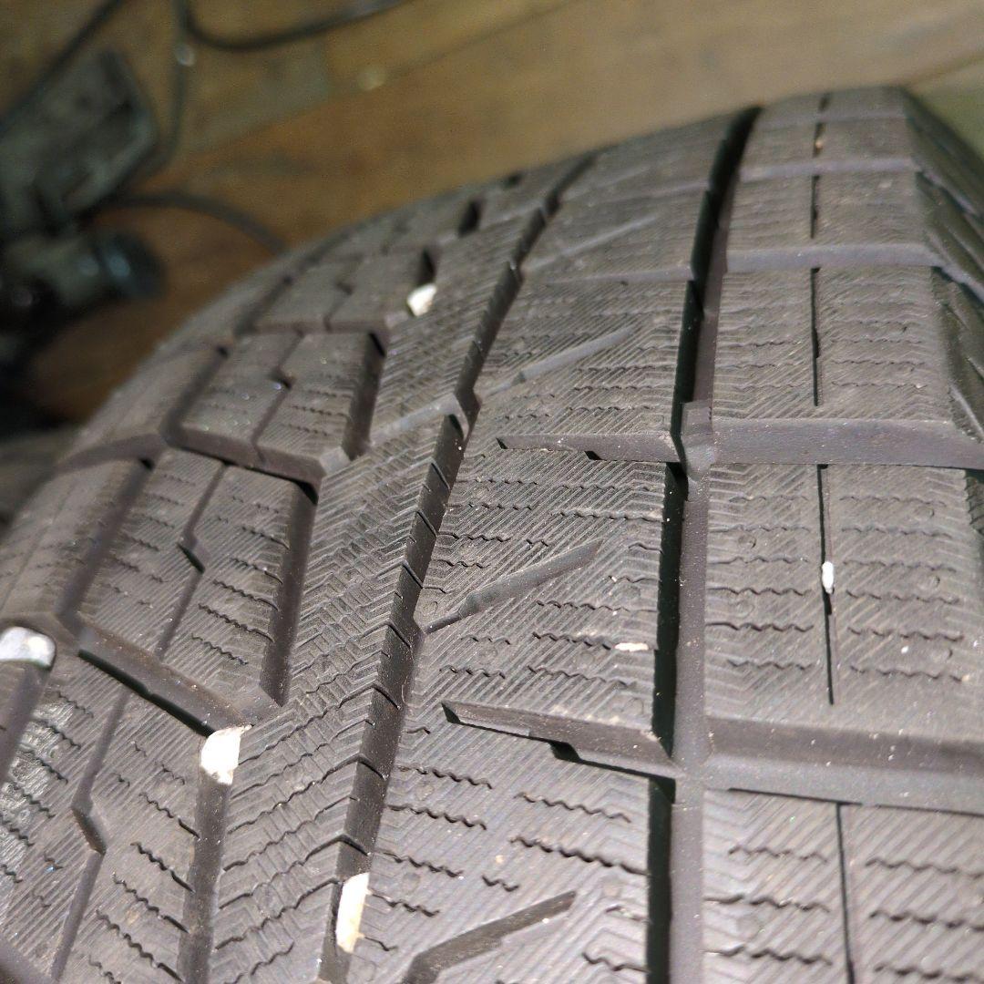 美品9分〜　2023年　60系プリウス　ヨコハマスタッドレス　195/60R17