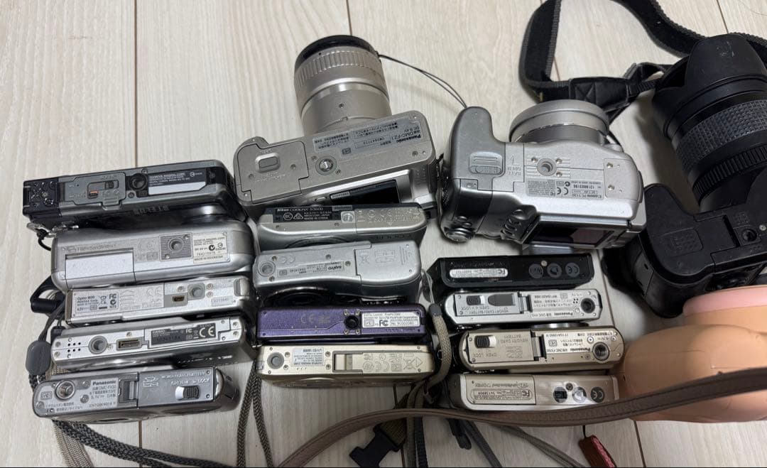 デジタルカメラ　17点セット　(未確認) (ジャンク品)