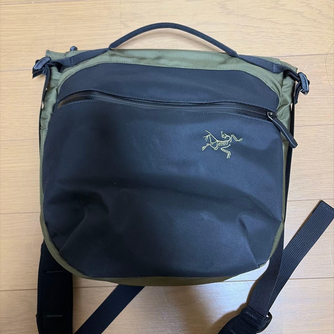 アークテリクス　ショルダーバッグ