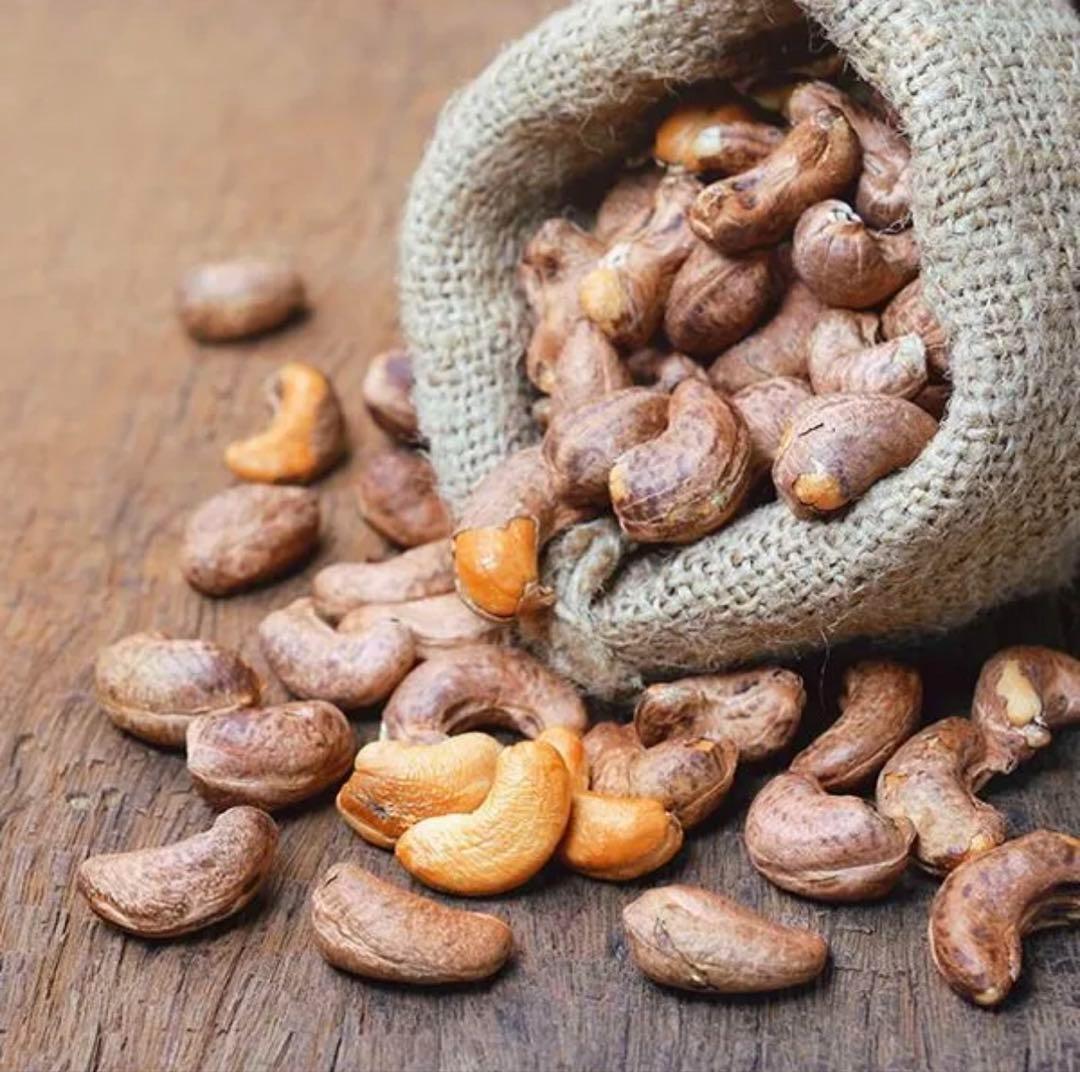 渋皮カシューナッツ400g×10袋【絶妙な塩加減】【送料無料】【お得セット】