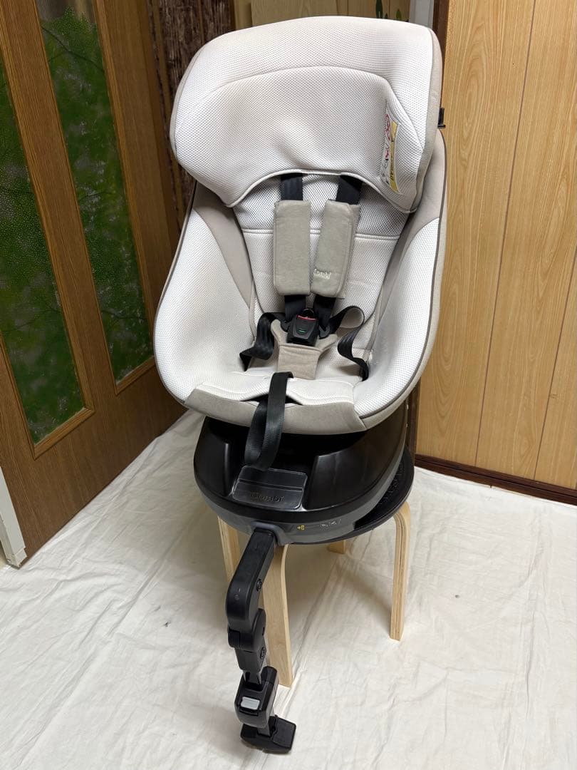 コンビ クルムーヴスマート ISOFIX エッグショック チャイルドシート 美品