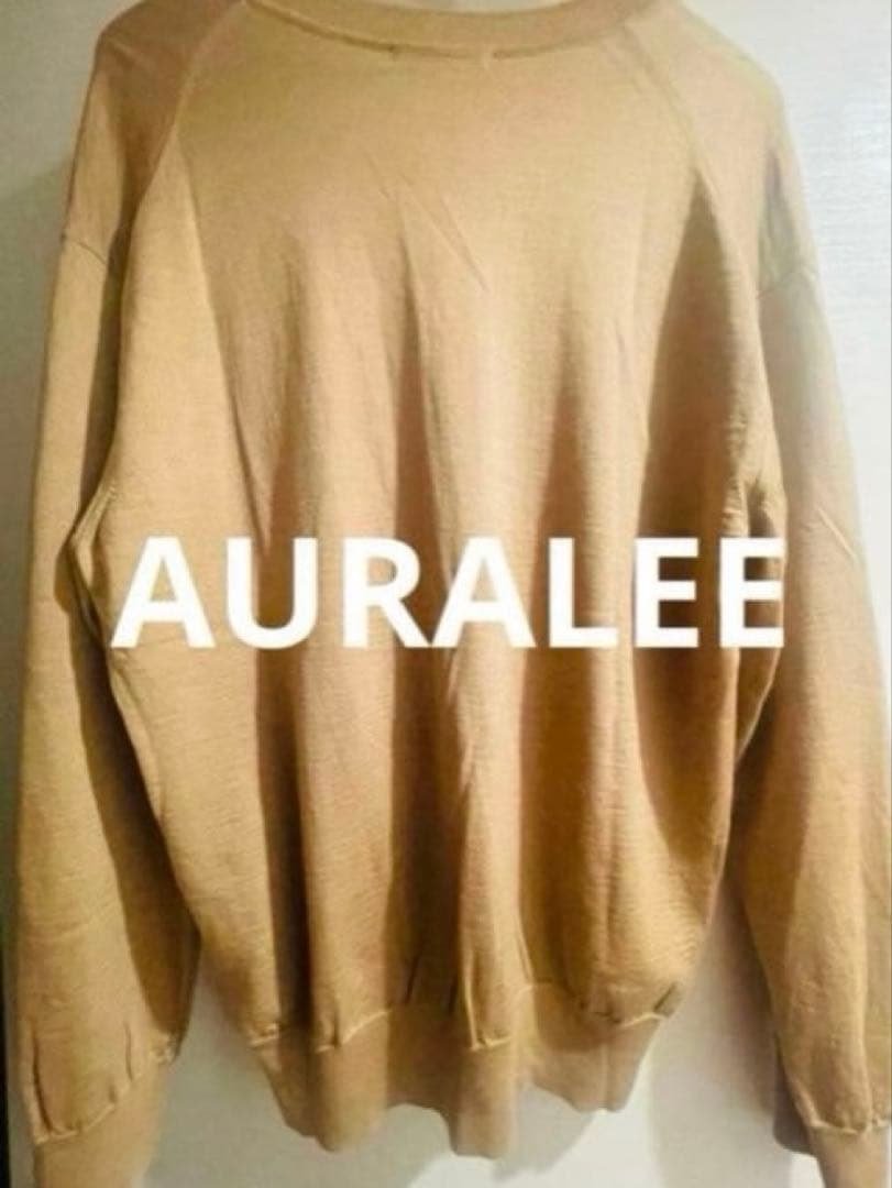 美品タグあり【AURALEE 】オーラリー　ウールVネックニットベージュサイズ4