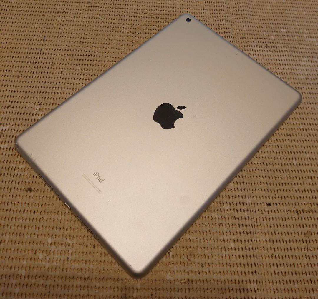 完動品液晶無傷iPad第7世代(A2197)本体32GBシルバー送料込HMF3N