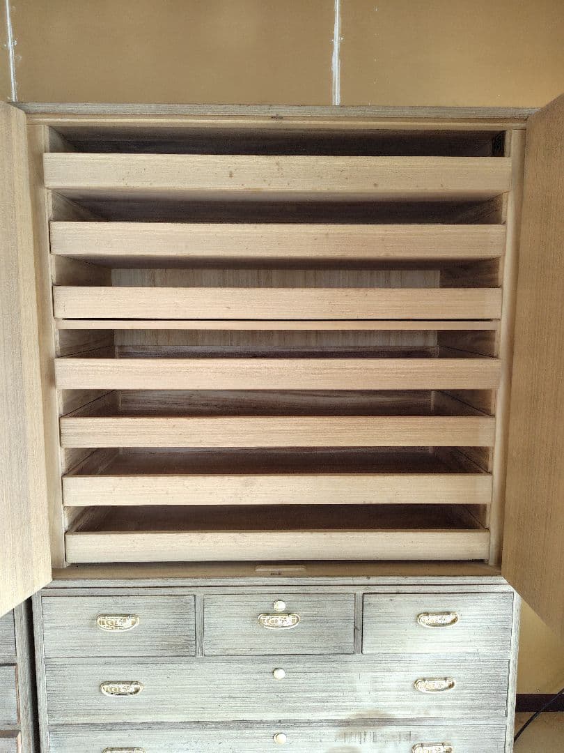 右側のみ　桐箪笥 木製 引き出し多数