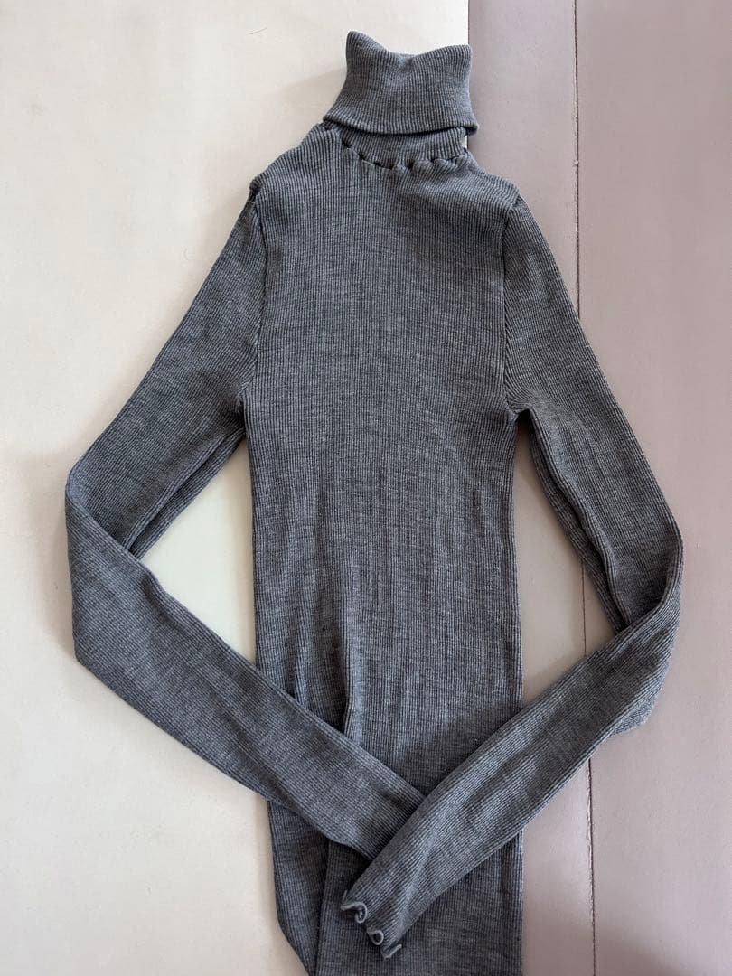 Oscalito タートルネック グレー 長袖 4
