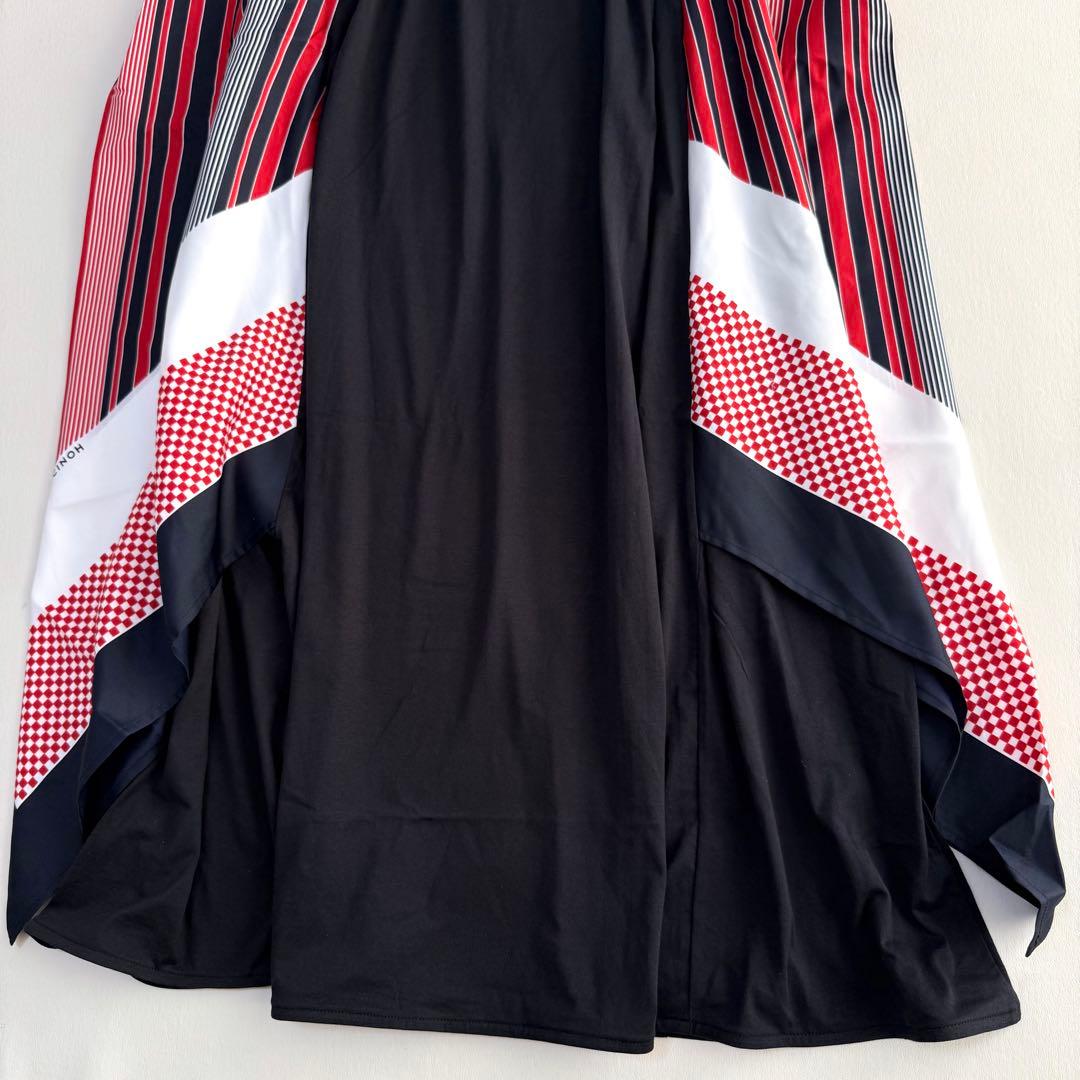 未使用✨チノ✨スカーフ柄フレアマキシワンピース　ブラック・レッド　ノースリーブ