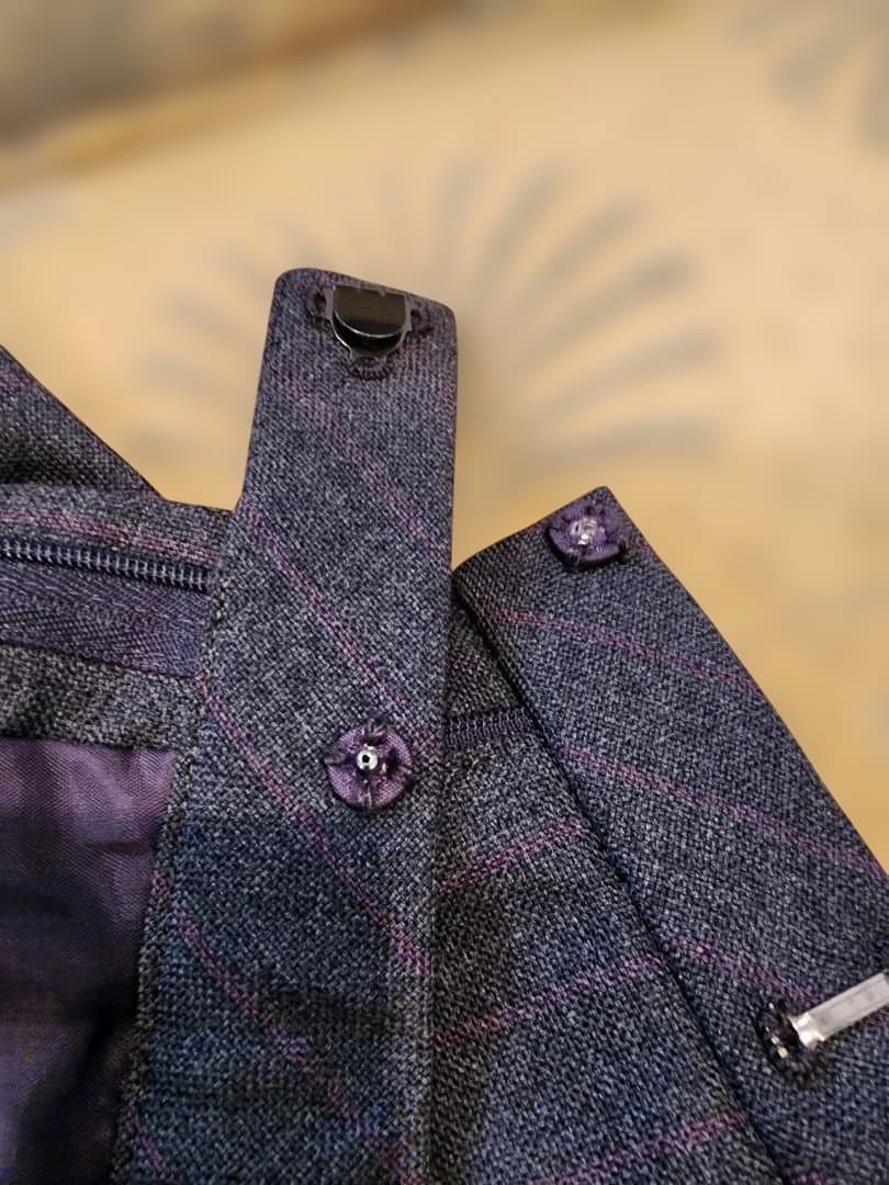 新品、未使用、レリアン、イタリア製 ストライプ テーラードジャケットスーツ。