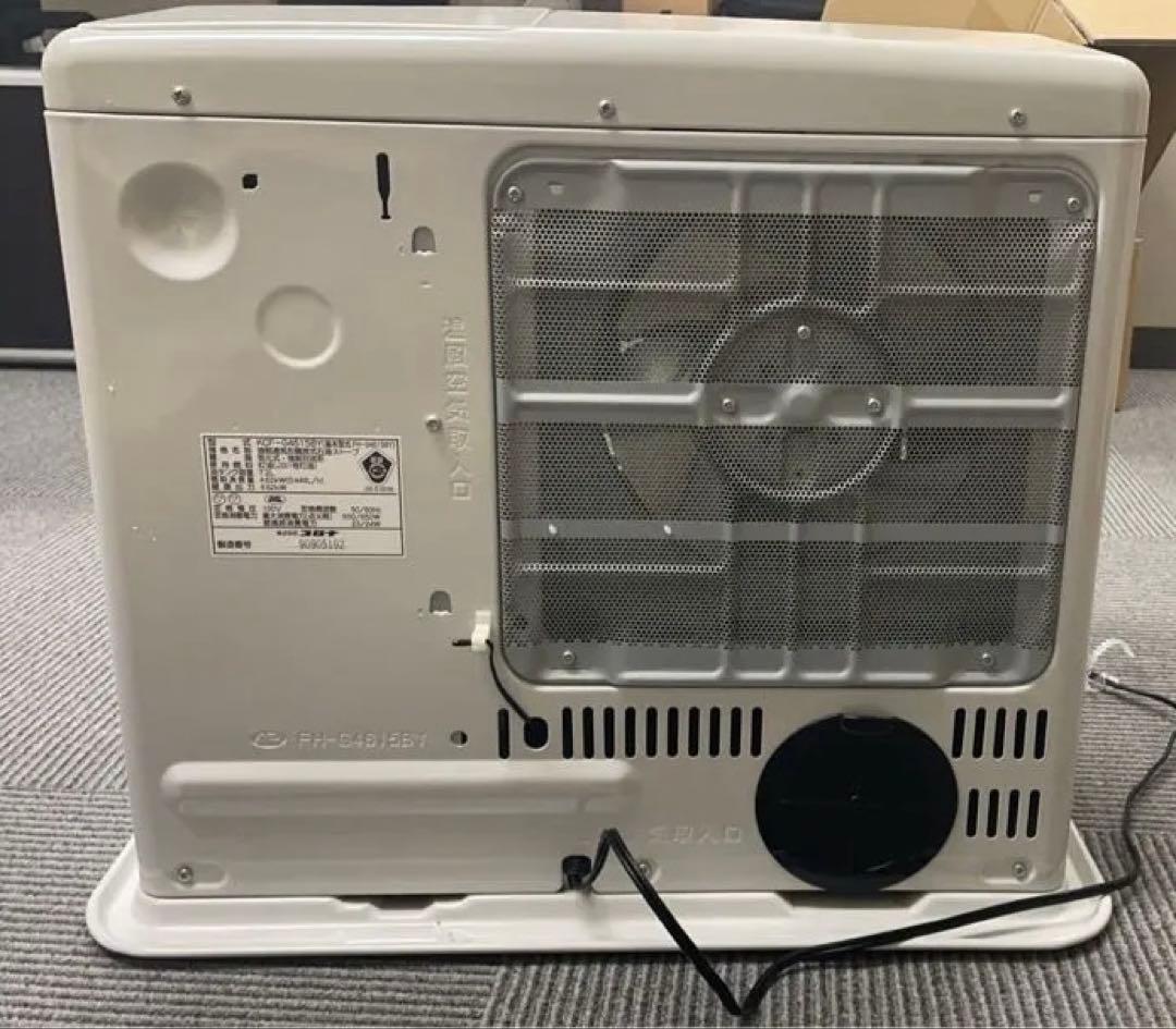 2015年式　石油ファンヒーター ホワイト