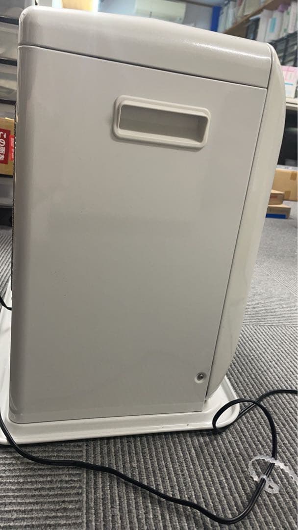 2015年式　石油ファンヒーター ホワイト