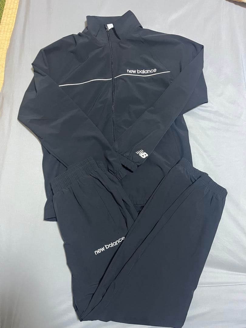 new balance ナイロンセットアップ　ウーブントラックジャケット