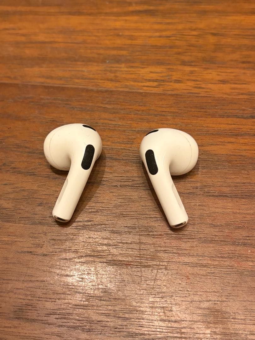 AirPods第3世代　Lightning版