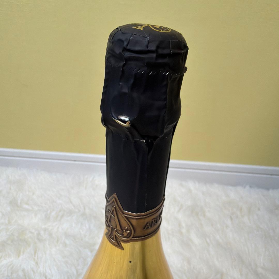 【未開封】アルマンドゴールド シャンパン 750ml 専用ケース付き