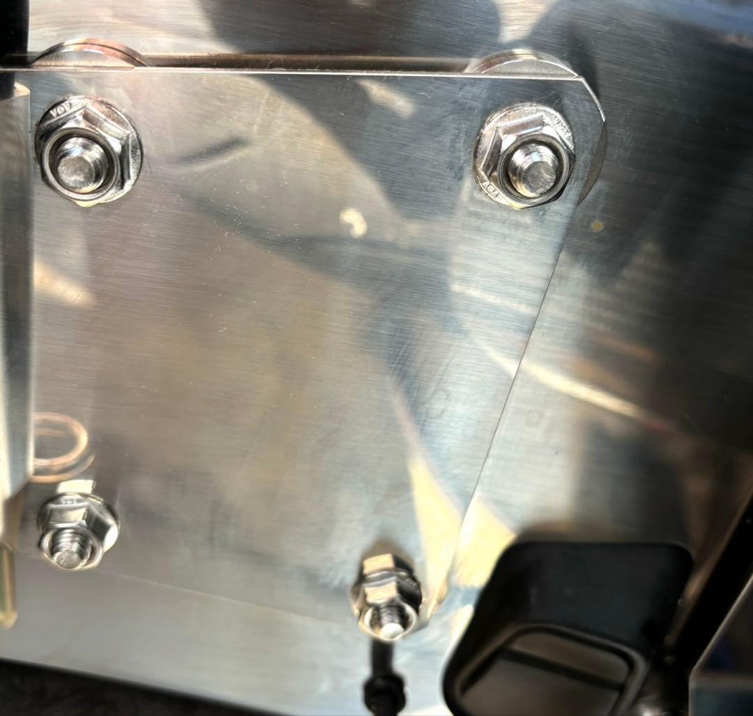 skyZ900RS用　リヤアンダーカバーポリッシュ　Aタイプ