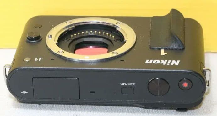 ⭐Nikon 1j1 ボディ ブラック⭐ニコン⭐送料無料❤️