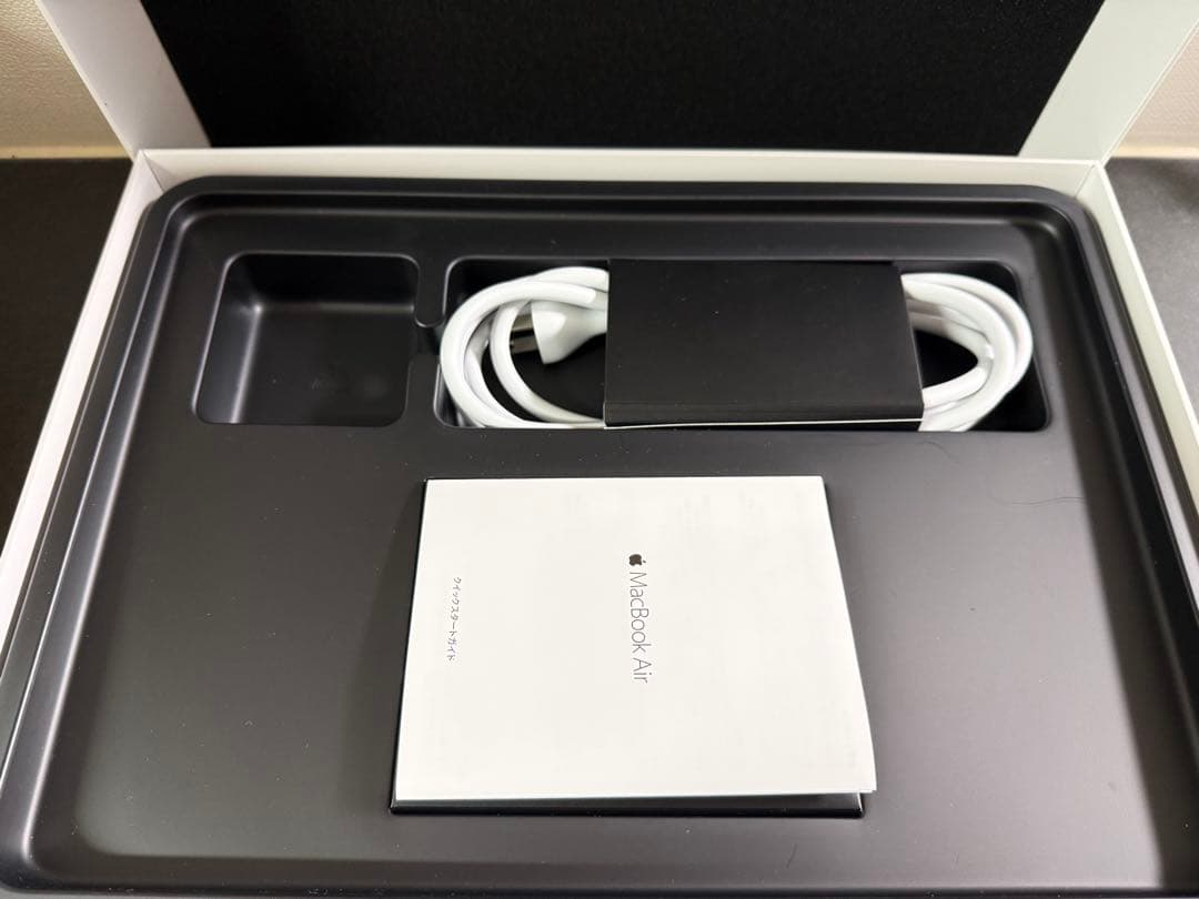 MacBook Air 13インチ　シルバー