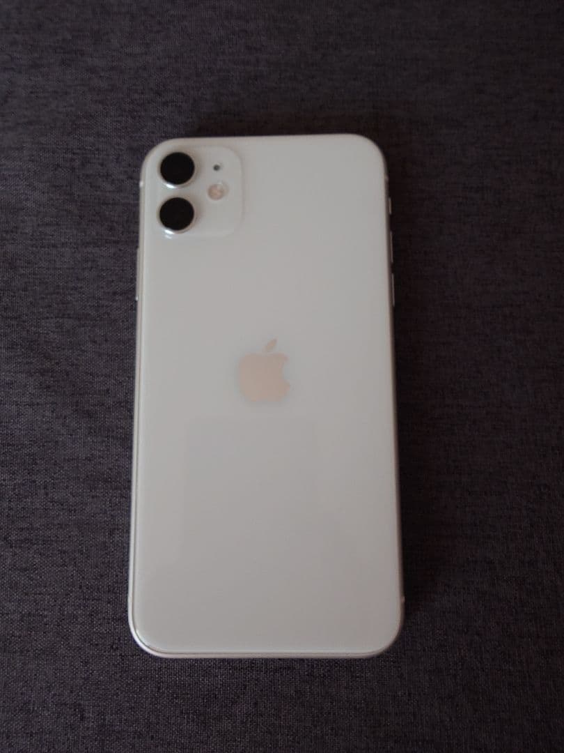 iPhone11 64GB ホワイト　美品　SIMフリー