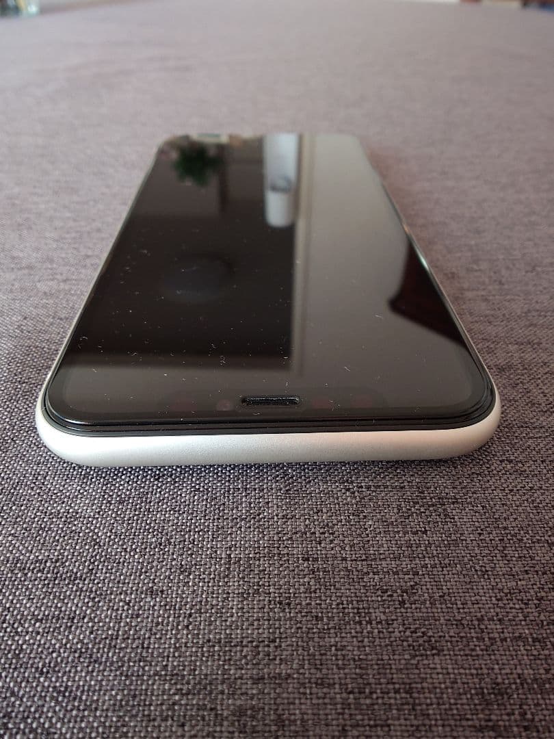 iPhone11 64GB ホワイト　美品　SIMフリー