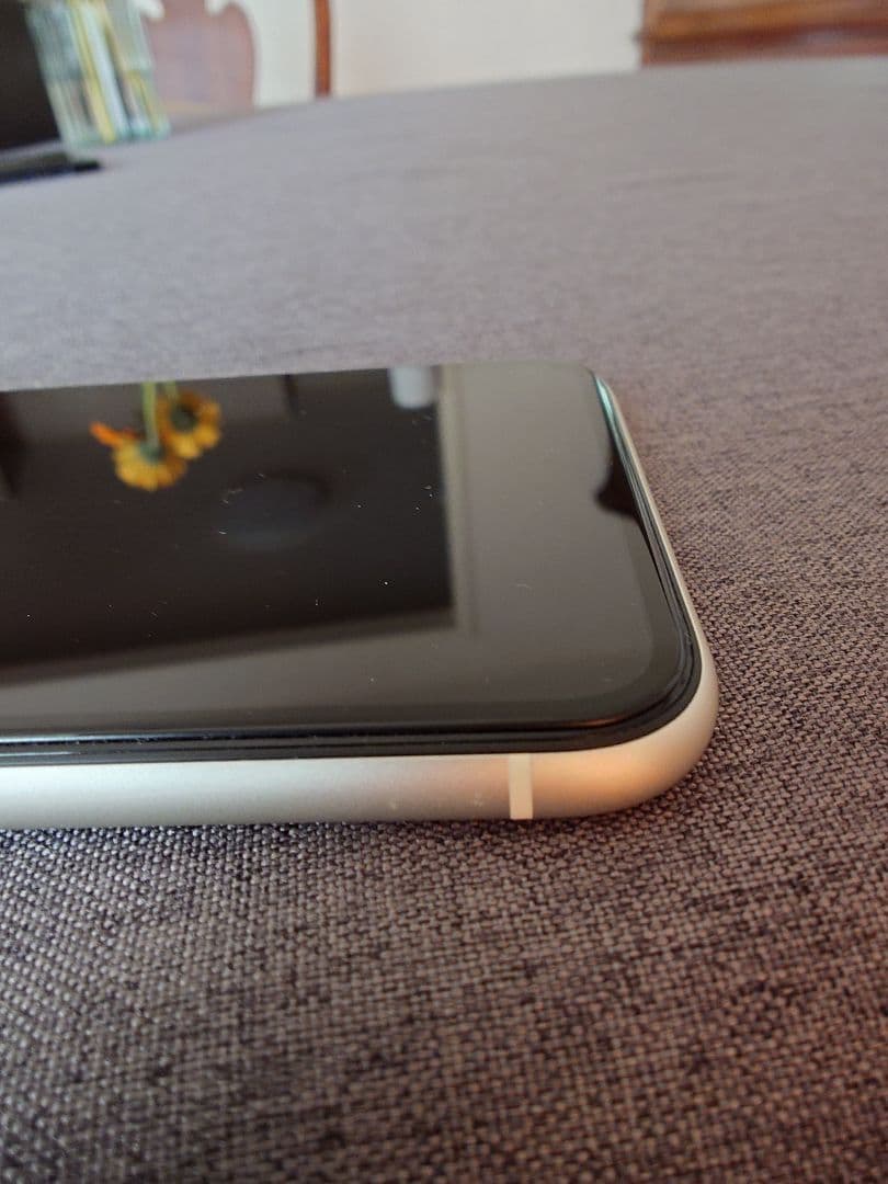 iPhone11 64GB ホワイト　美品　SIMフリー