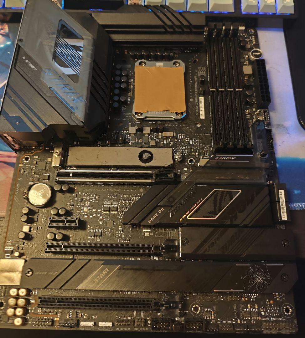 マザーボード Asus rog z790 gaming wifi