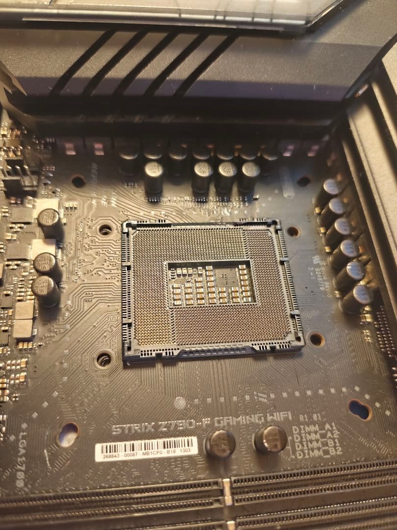 マザーボード Asus rog z790 gaming wifi