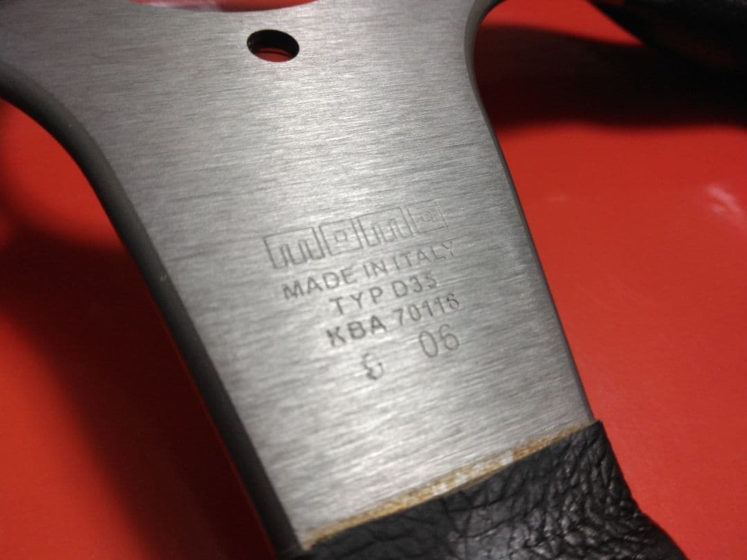 MOMO RACE 35㎝　中古　モモ　レース ステアリング