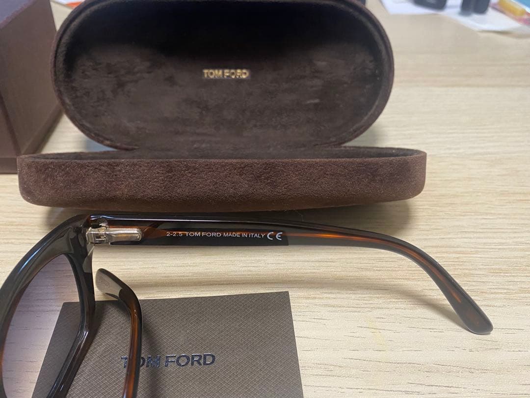 TOM FORD サングラス ブラック